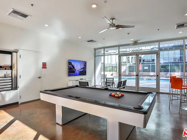 645 W 9th St #201 — Photo 39