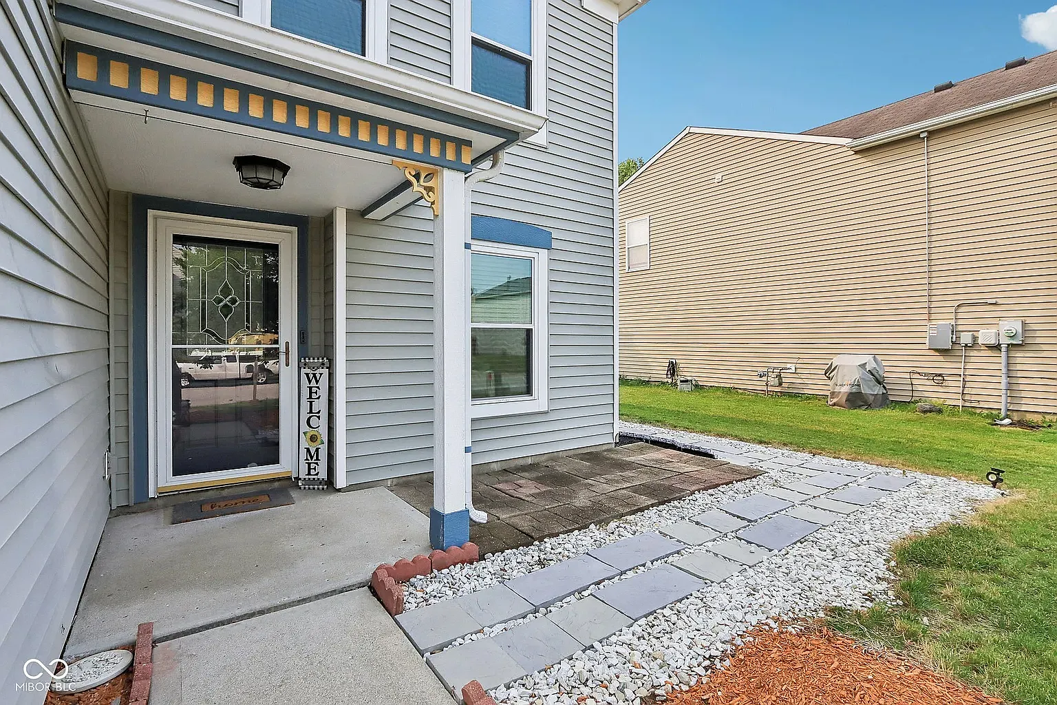 3 bed, 2.5 bath, 2030 sqft, $2,049 — Photo 3
