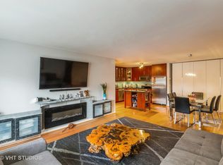 1026 Castilian Ct APT 114, Glenview, IL 60025