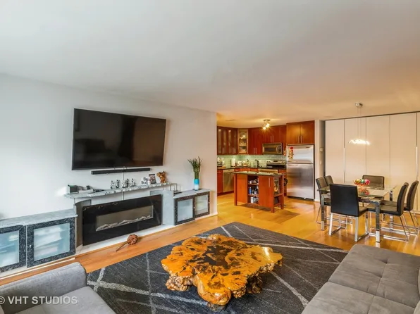 1026 Castilian Ct APT 114, Glenview, IL 60025