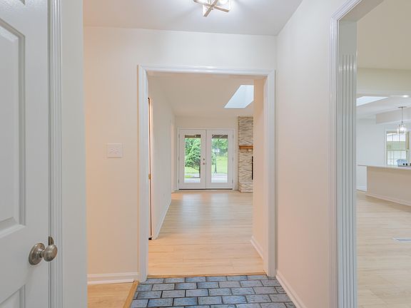 5th image of 1825 Dalna Dr