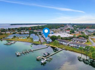 451 Waterway Ln, Fort Walton Beach, FL 32547