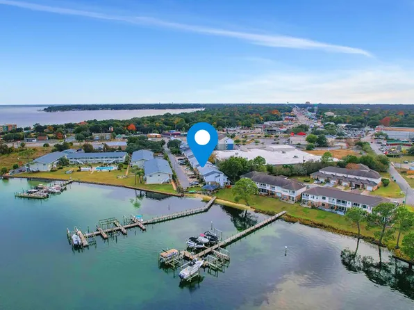 451 Waterway Lane, Fort Walton Beach, FL 32547