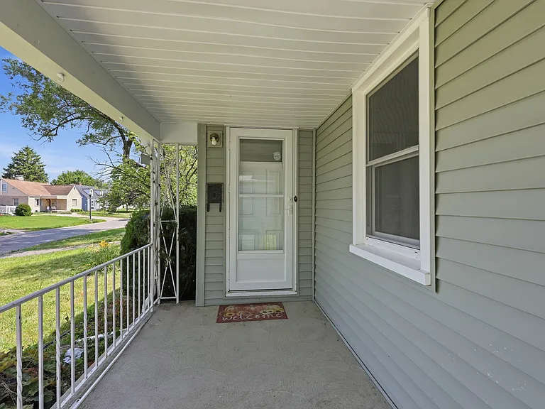 145 Demorest Ave — Photo 6