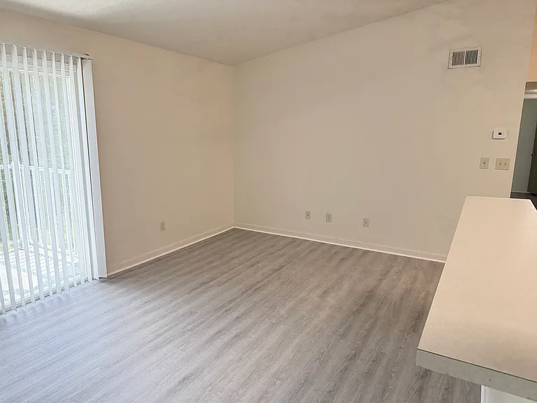 Highland Ridge Apartments — Photo 10