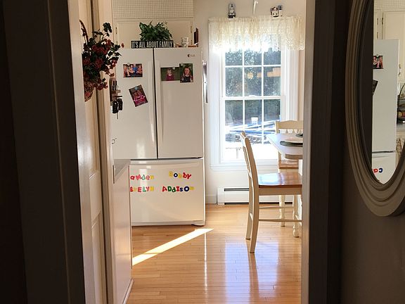 3rd image of 27 Mahar Ln