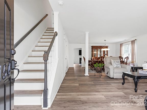 3rd image of 2154 Edenderry Dr