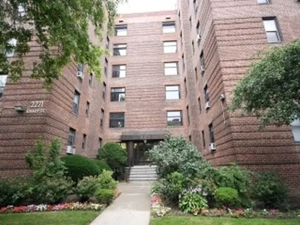 2271 Knapp Street image 1 of 1