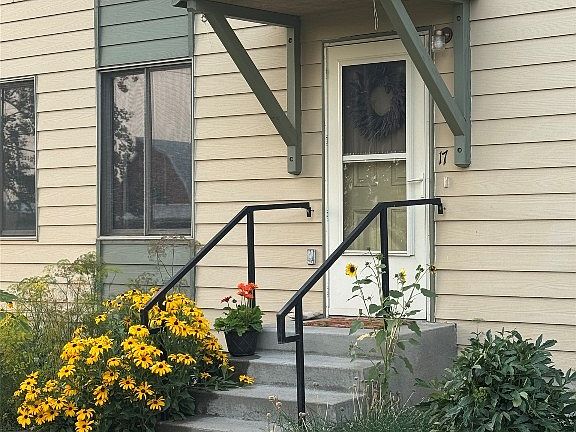 5th image of 17 Chestnut Grove Ave #17