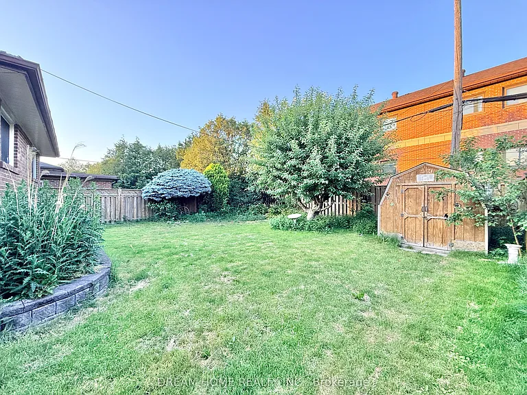 5 Horizon Cres #UPPER LEVEL — Photo 12