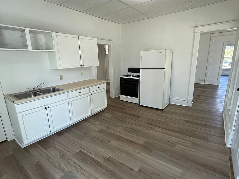 1620 Rebecca St — Photo 14