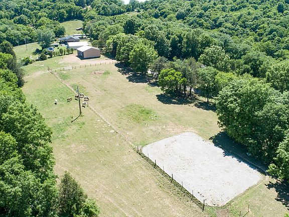 3rd image of 789 Holt Hollow Rd