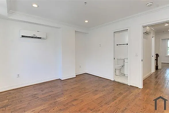 1822 C St NE #1 — Photo 31