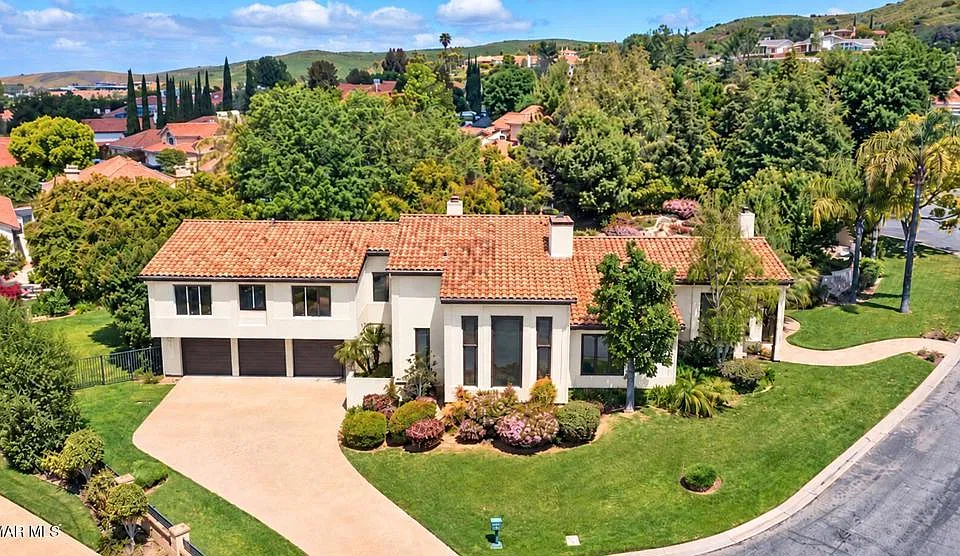 1687 Castlebridge Ct