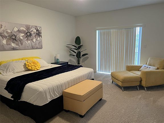 2nd image of 784 SE 19th St #784