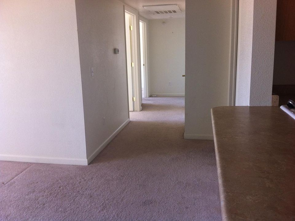 Living Room/Hallway