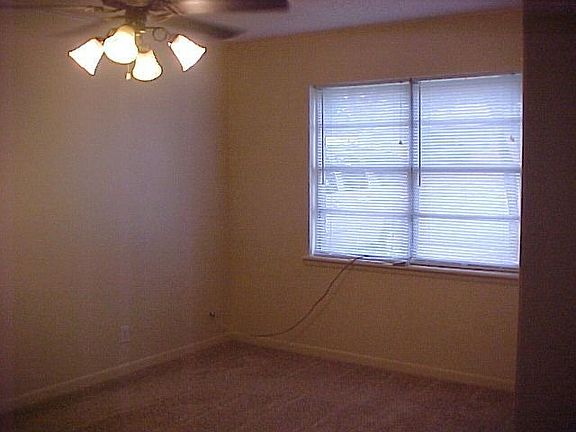 5th image of 616 Gayle St