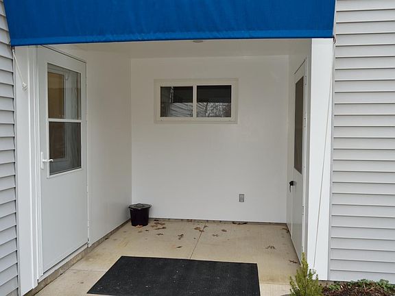 2nd image of 550 E Loveland Ave