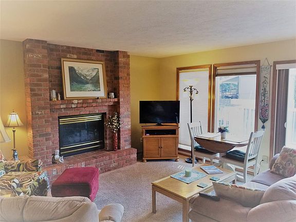 3rd image of 12404 E Southwood Ln