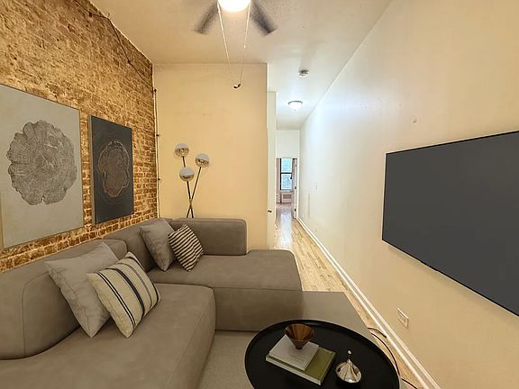 5th image of 1490 1st Ave #3L