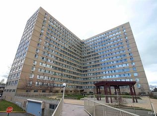 8900 E Jefferson Ave #920, Detroit, MI