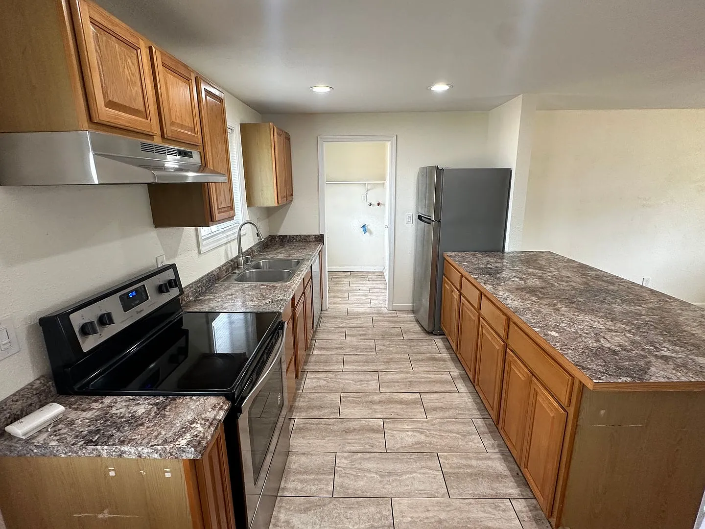 2-Bedroom Duplex with Garage Close to JBLM & Olympia — Photo 3