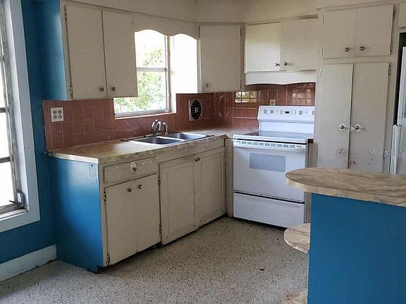 3rd image of 1445 Cortes Dr