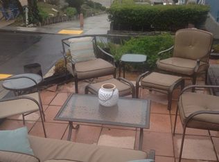 217 6th St, Manhattan Beach, CA 90266