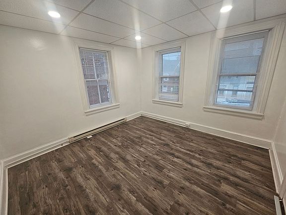 3rd image of 107-109 E Main St Unit 3