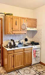 Rented by Apple Exclusive Realty Inc