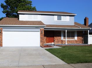 38168 Fairfield Dr, Sterling Heights, MI 48310