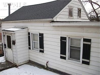 2nd image of 639 Belden St