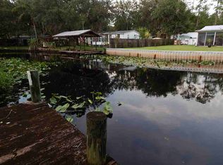 116 Riverview Cir, San Mateo, FL 32187