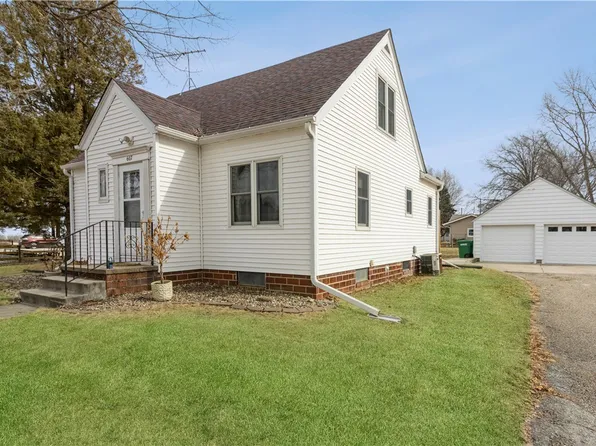 607 N Orchard St, Prairie City, IA 50228