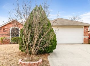 1819 Gateway Cir, Grand Prairie, TX 75051
