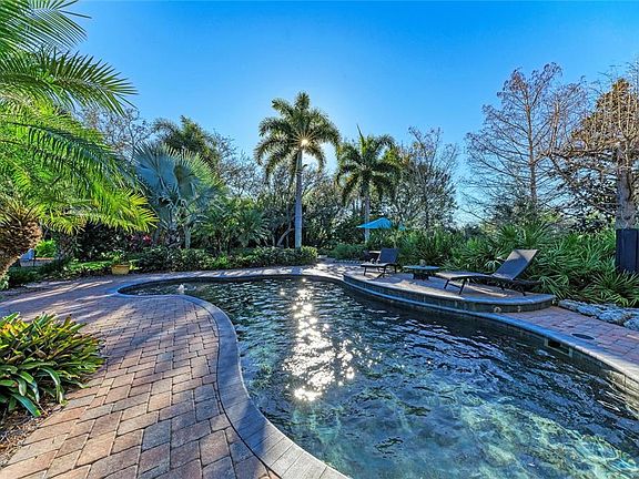 2nd image of 39321 Washington Loop Rd