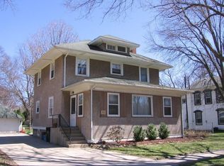 219 S 3rd St, Delavan, WI 53115