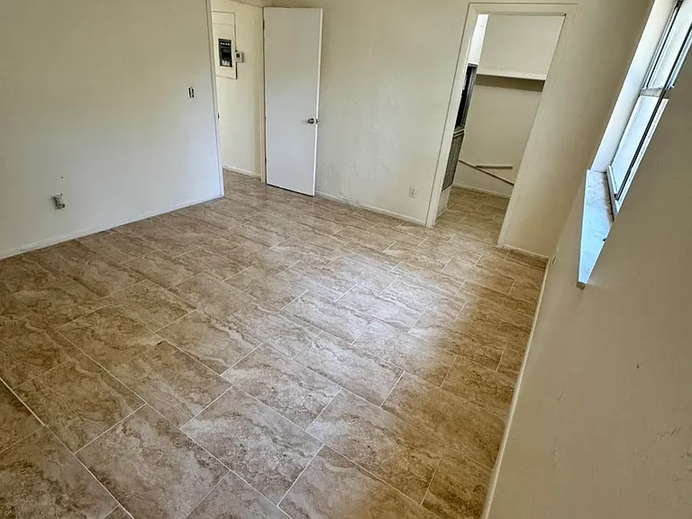 2629 Broadway #11 — Photo 7
