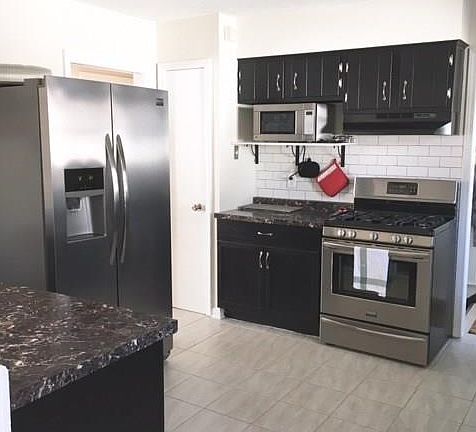 3rd image of 7389 Larkspur Dr