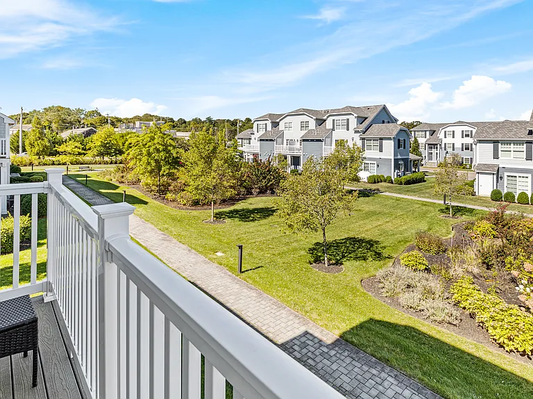 15 Village Green Dr — Photo 14
