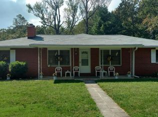 143 Ridge Rd, Candler, NC 28715