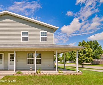 5304 6th Ave N, Grand Forks, ND, 58203