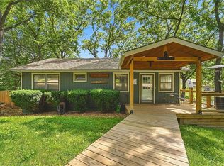 321 W Sugar Lake Dr, Mound City, KS 66056