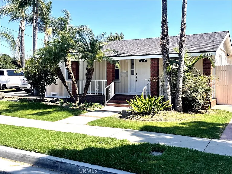 9488 Foster Rd — Photo 2