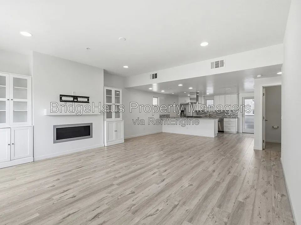3740 3rd Ave #1