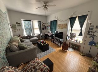 901 W Irving Park Rd #2F, Chicago, IL 60613