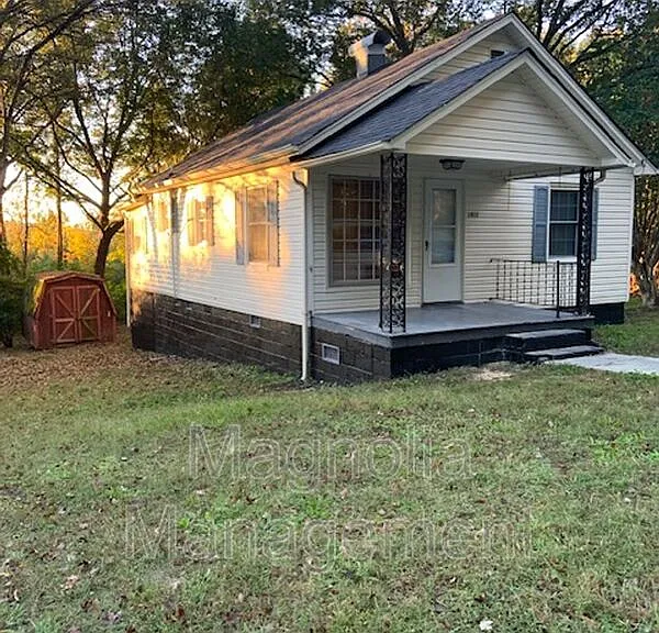 1811 Colonial Ave — Photo 1
