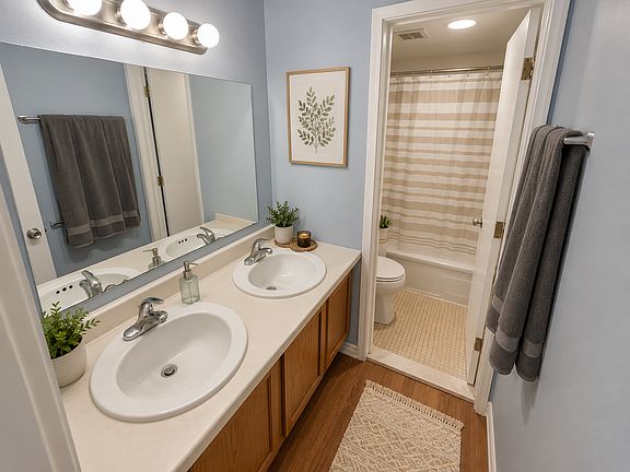 3rd image of 1001 S Forest Ave APT 102