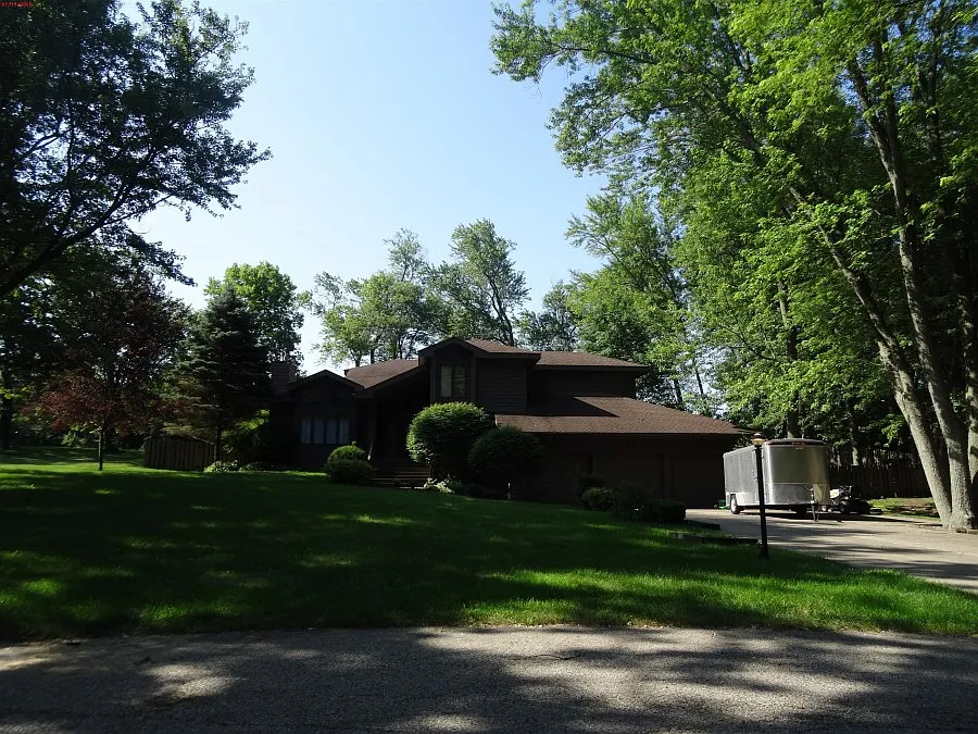 3203 Oxfordshire Ln photo 1