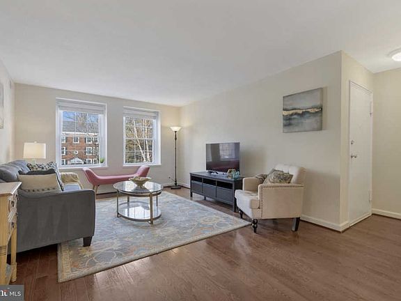 3rd image of 3031 S Columbus St APT B2
